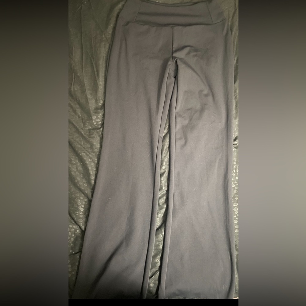New black active pants